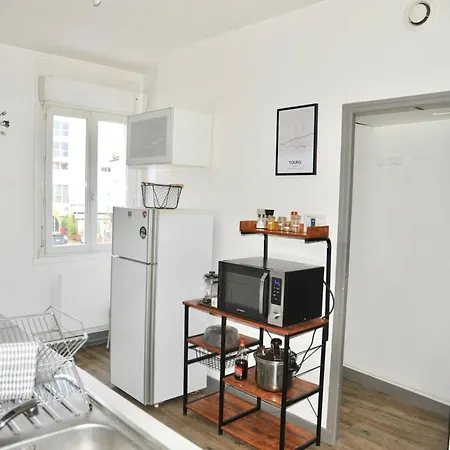 Ne Restez Pas A Quai * Tours