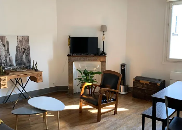 Ne Restez Pas A Quai Tours